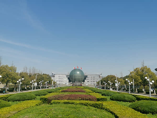 上海迪士尼乐园酒店闭环管理，乐园正常运营